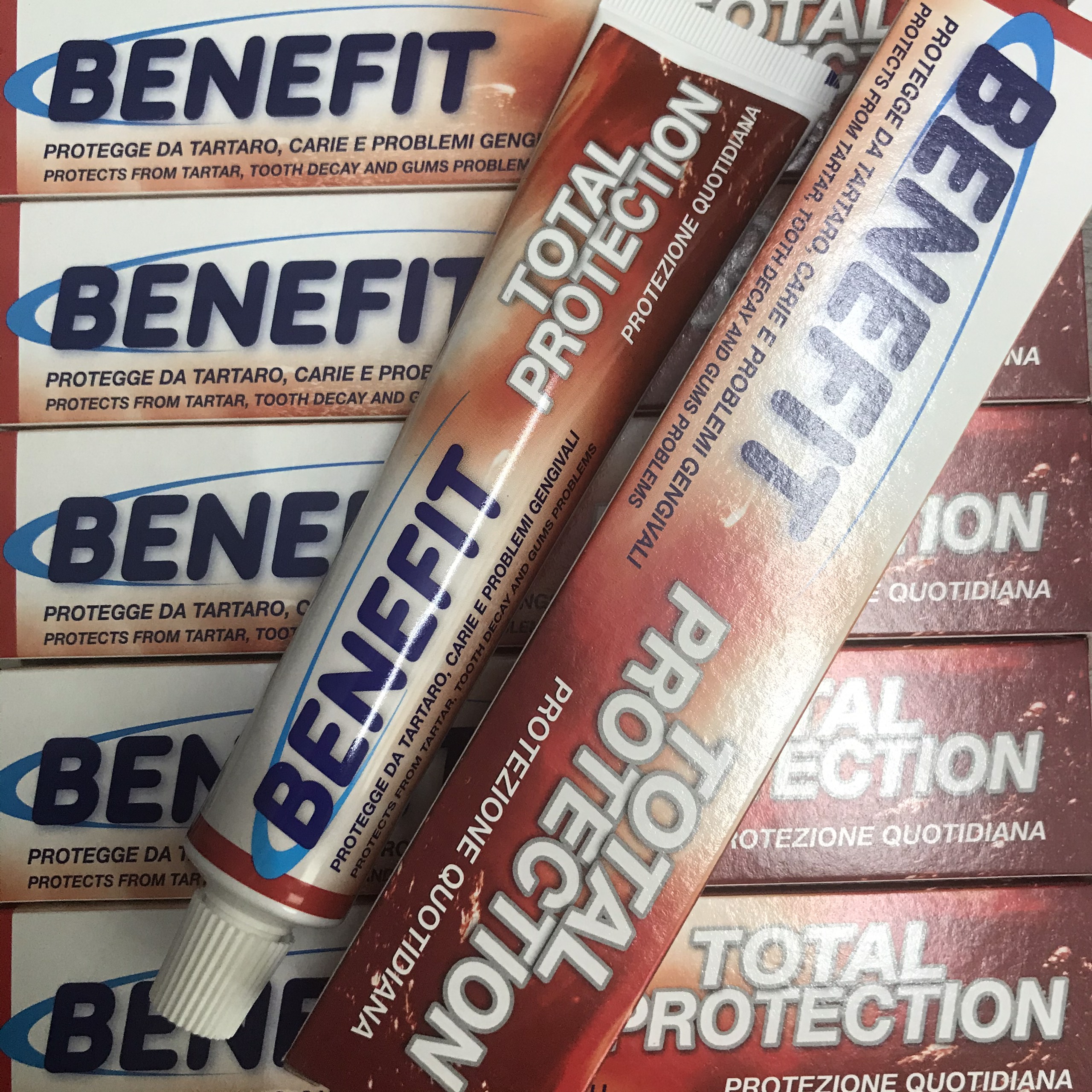 Kem đánh răng Benefit Total Protection