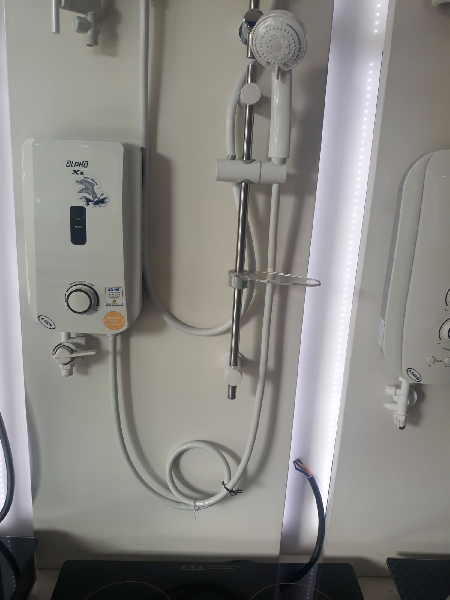 Máy nước nóng Alpha X3E