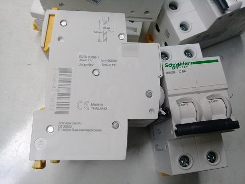 Cầu dao MCB Schneider A9K27210