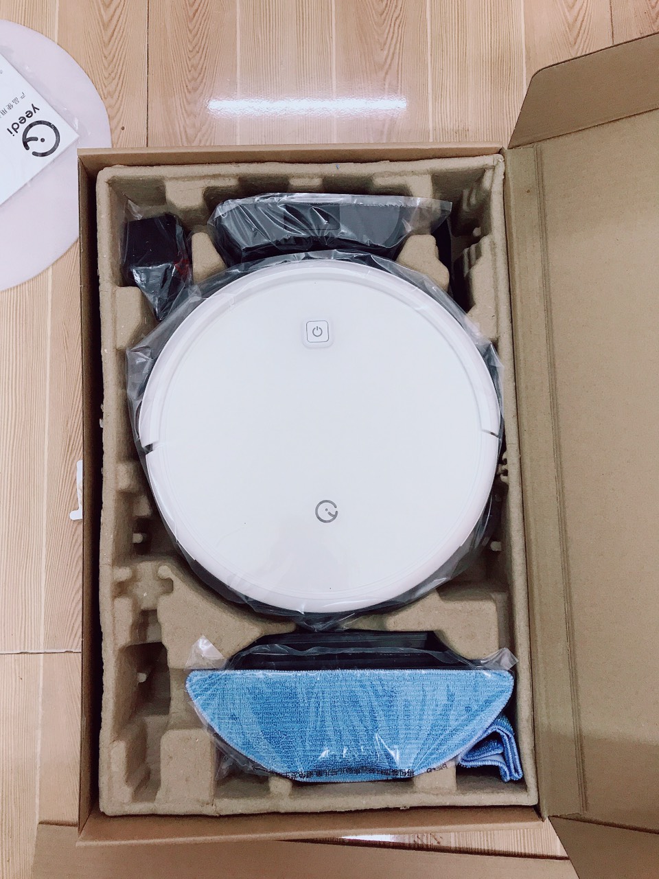 ROBOT HÚT BỤI YEEDI K600