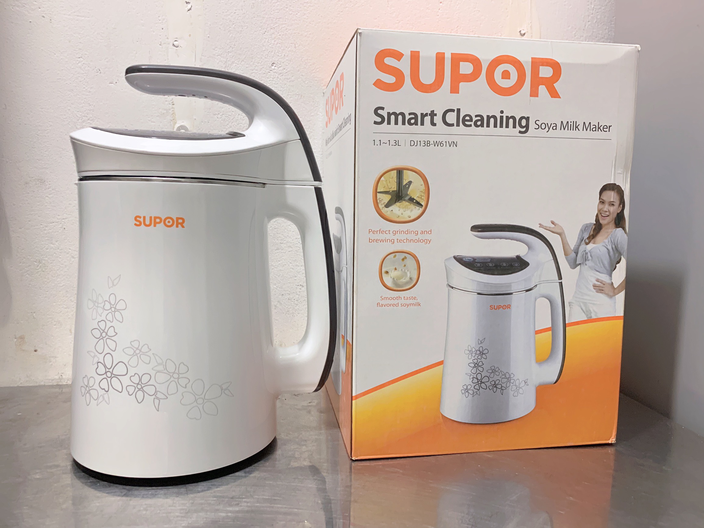 Máy làm sữa đậu nành Supor DJ13B-W61VN 1.3L