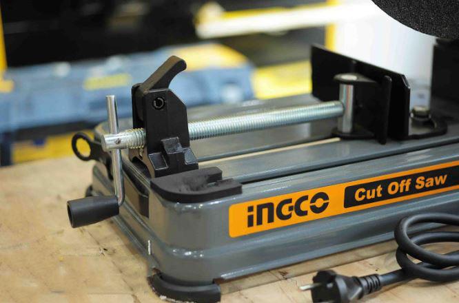 Máy cắt INGCO COS35568