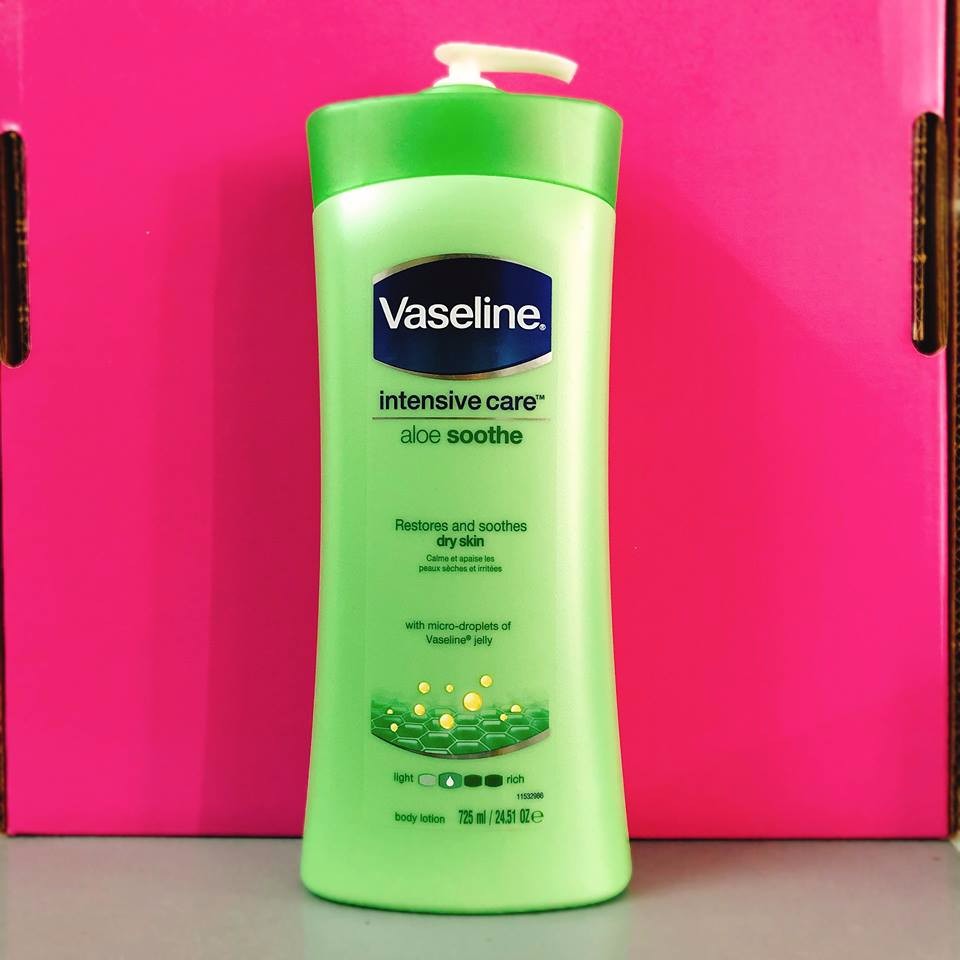 Dưỡng Thể Vaseline Intensive Care Aloe Soothe 725ml