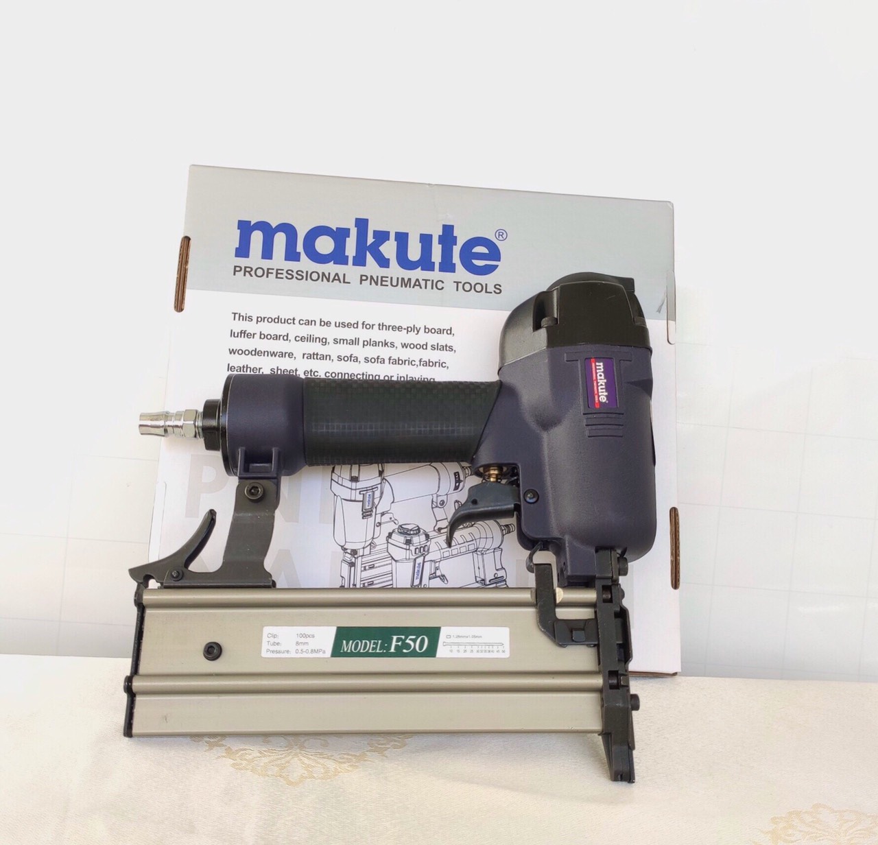 MÁY BẮN ĐINH DÙNG HƠI F50 MAKUTE