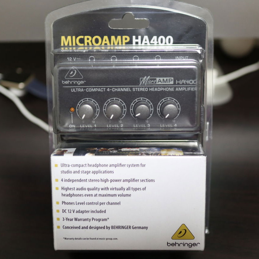 Bộ chia tai nghe studio Behringer HA400