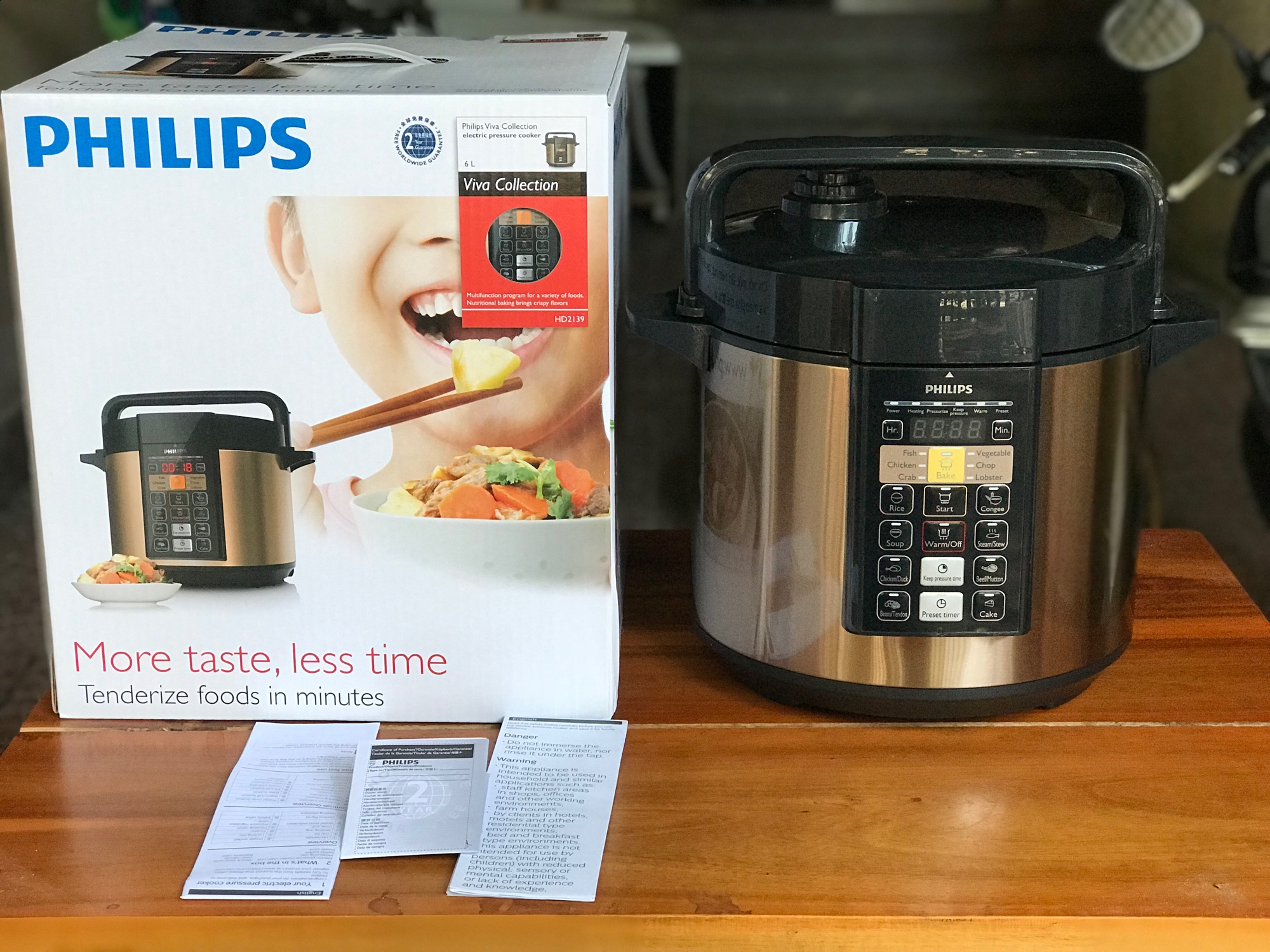Nồi áp suất Philips HD2139