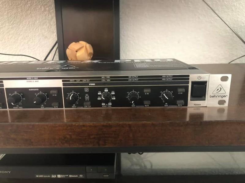 Bộ xử lý âm thanh Behringer CROSSOVERS CX2310