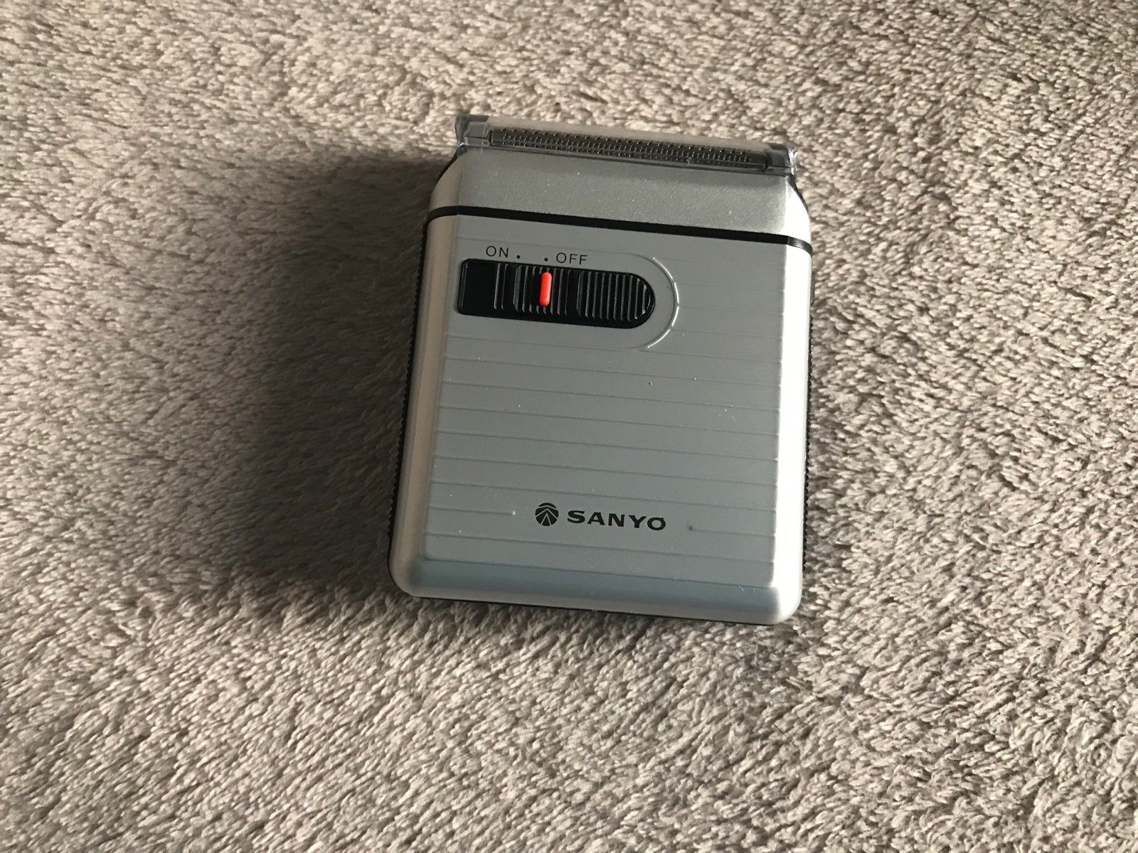 Máy cạo râu Sanyo SV-M730A