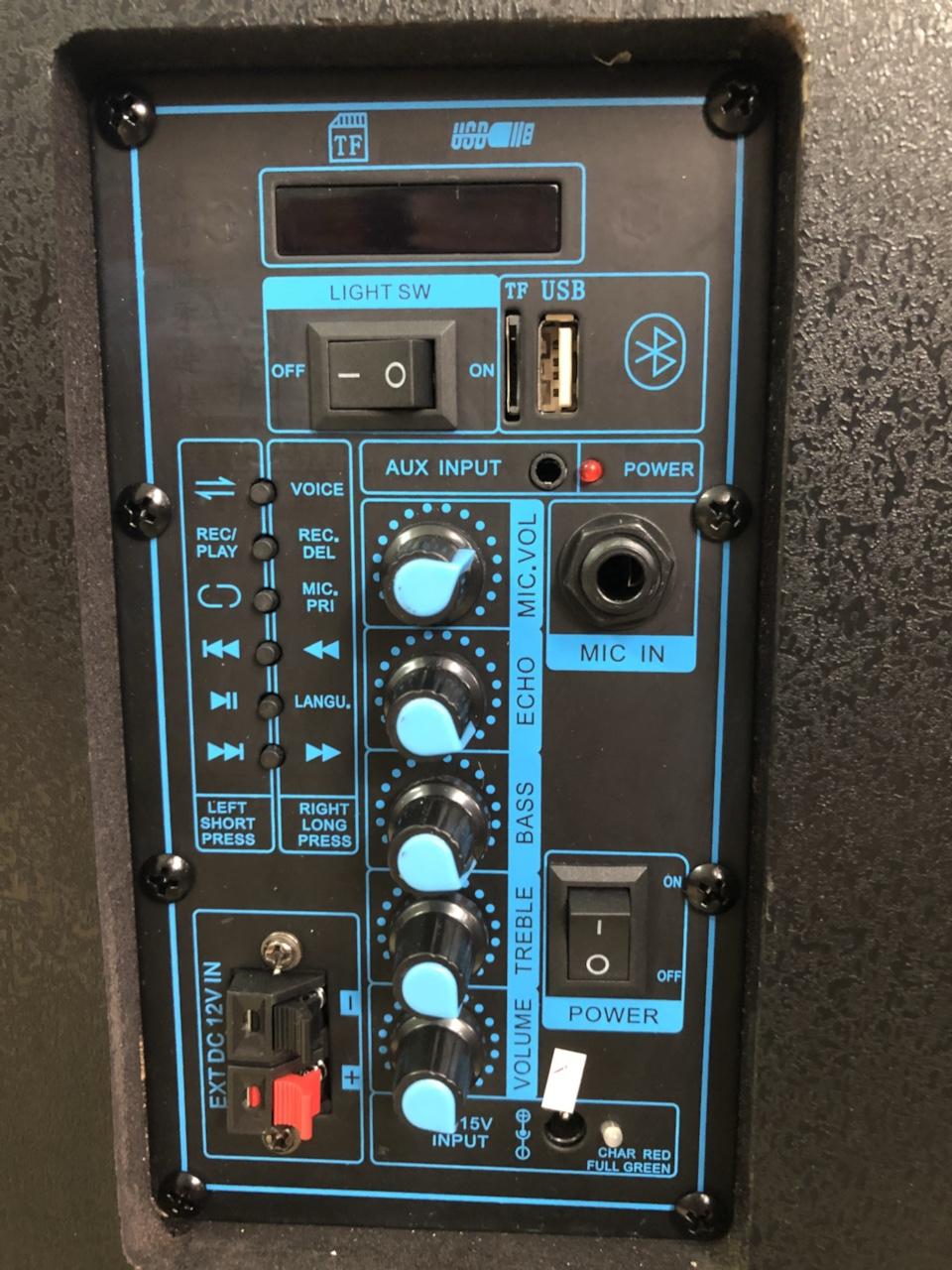 Loa kéo JBL J105 Bass 30
