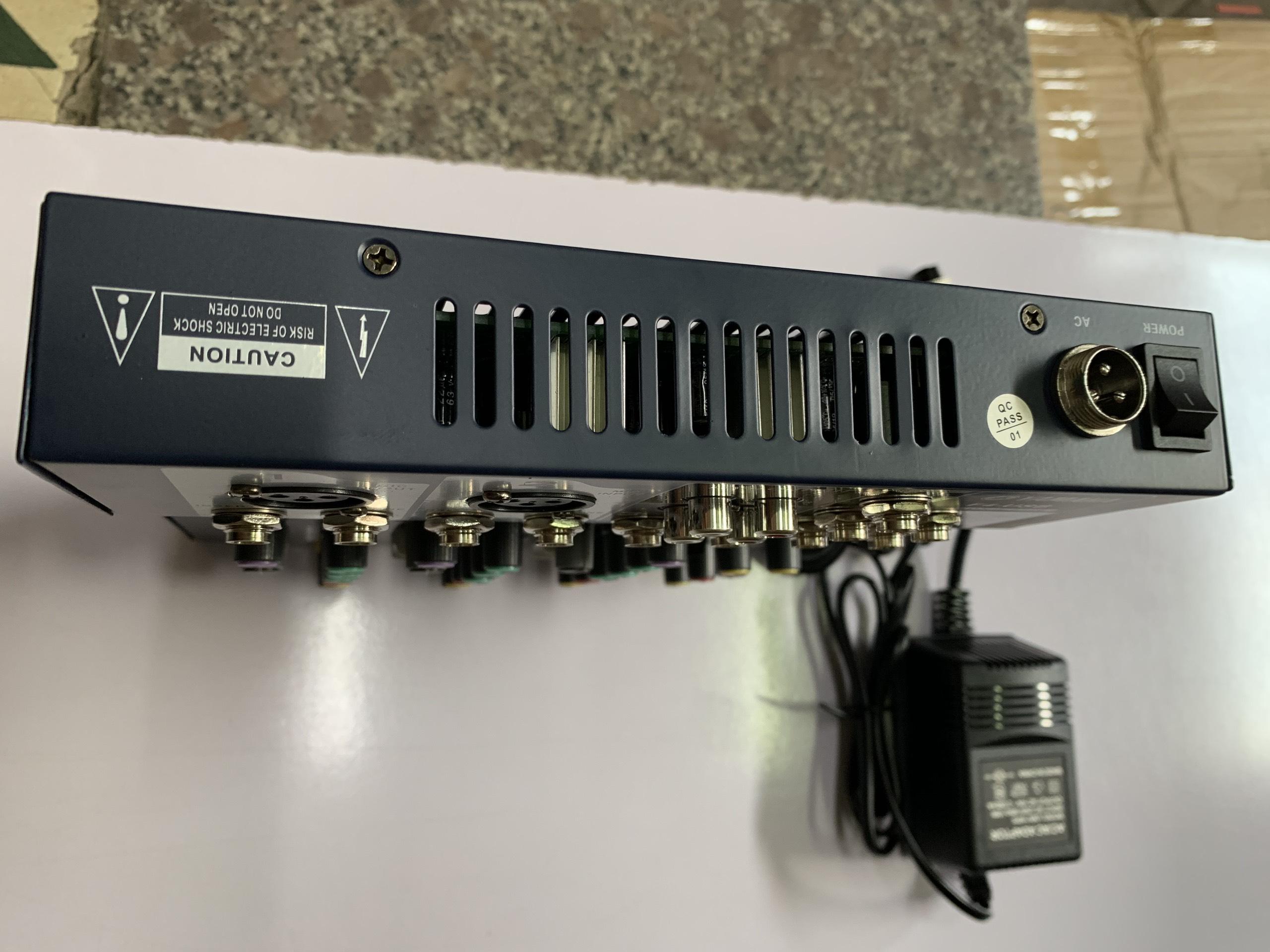Mixer YAMAHA F4-USB