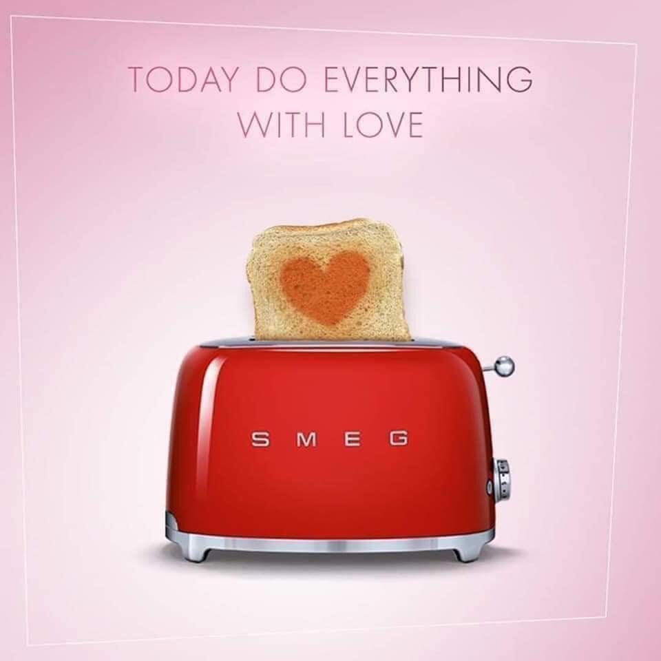 Máy nướng bánh mì SMEG TSF01