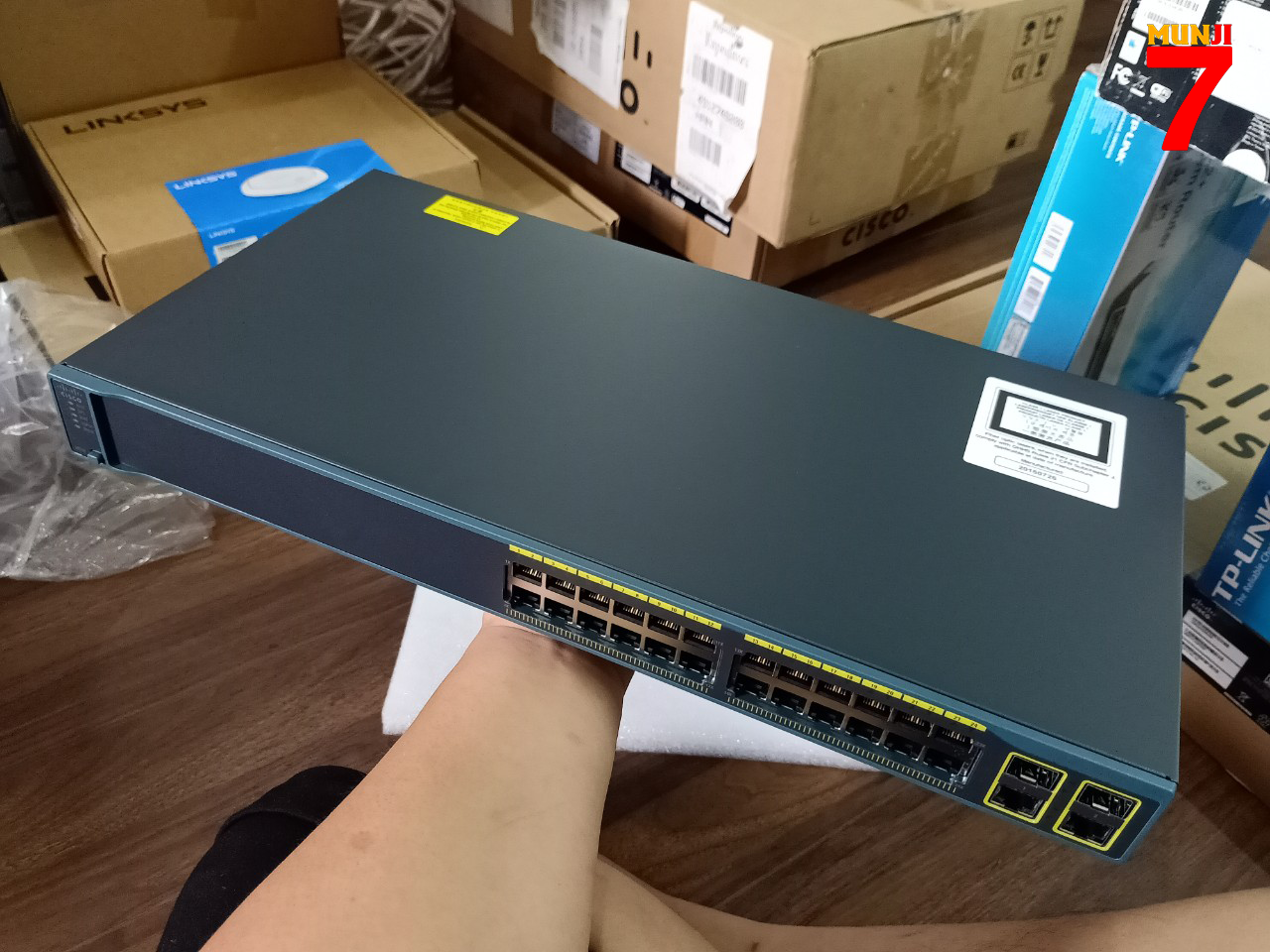 Switch CISCO WS-C2960-24TC-L