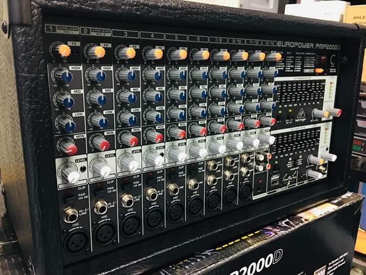 Bộ trộn âm thanh Behringer PMP2000D