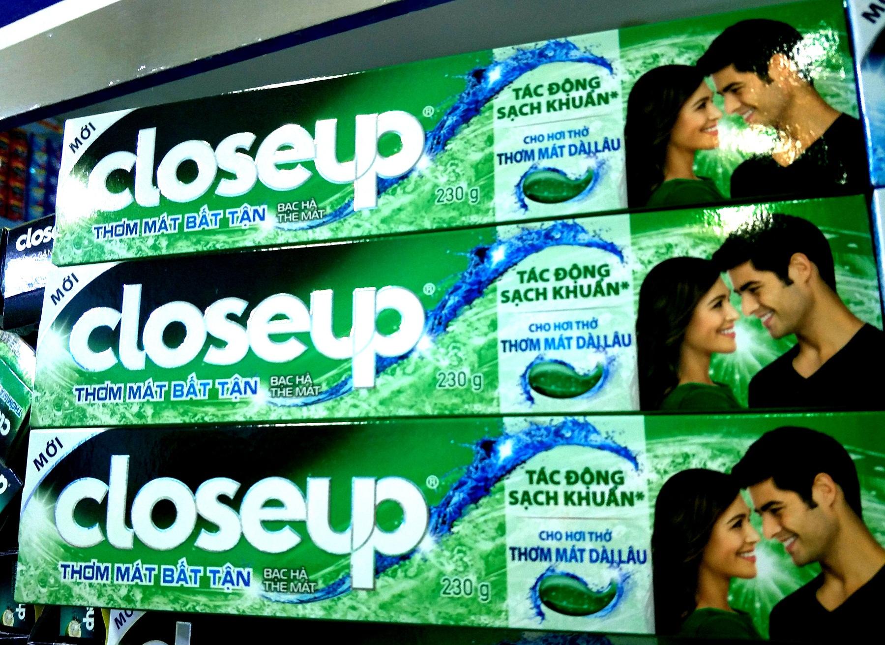 Combo 3 hộp Kem Đánh Răng Close Up Bạc Hà 230g