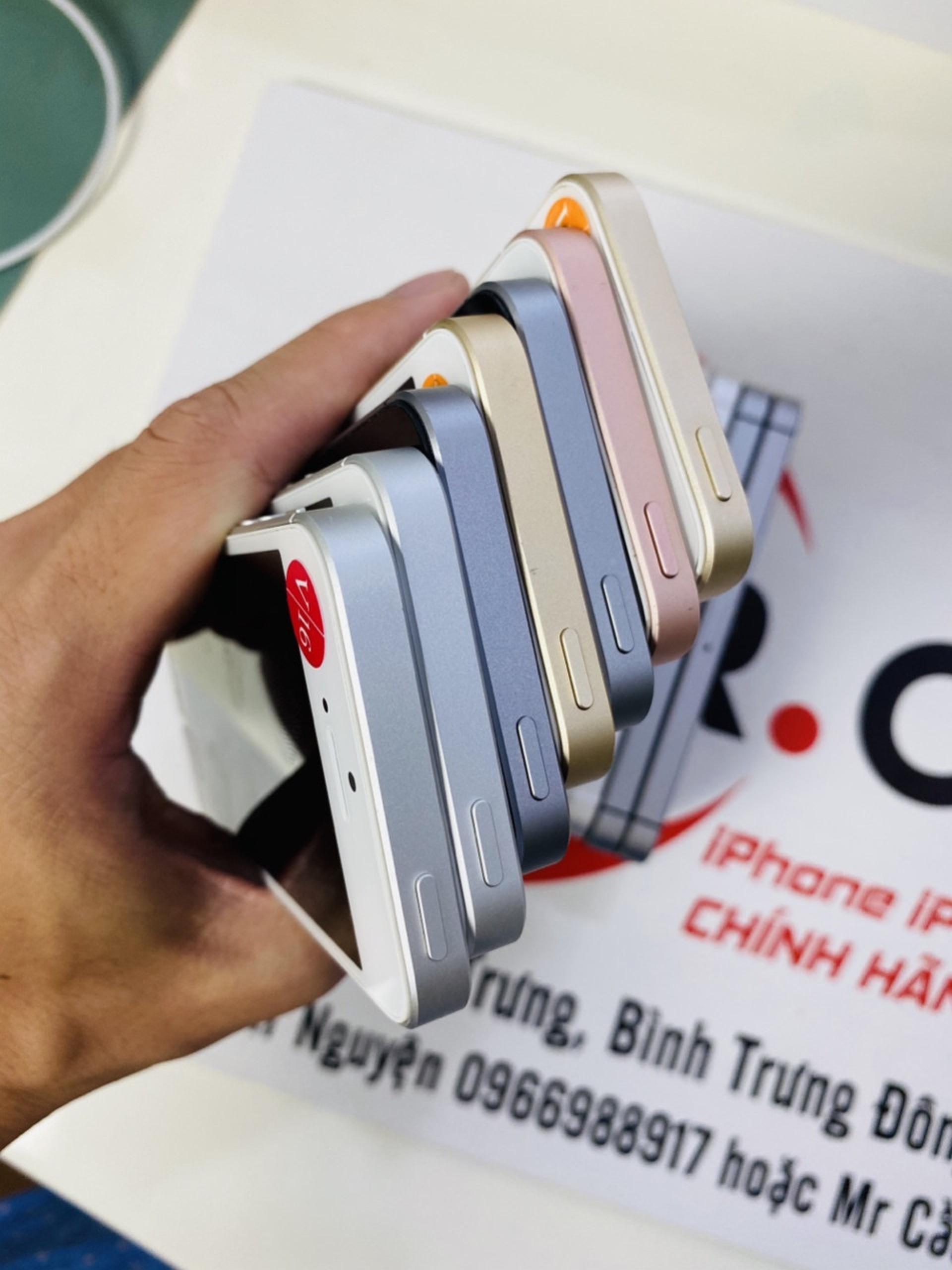 Điện thoại Apple iPhone SE - 16GB