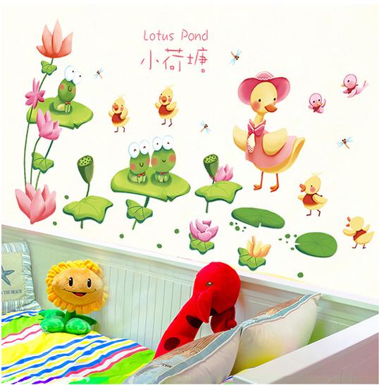 Decal trang trí dán tường đàn vịt vàng