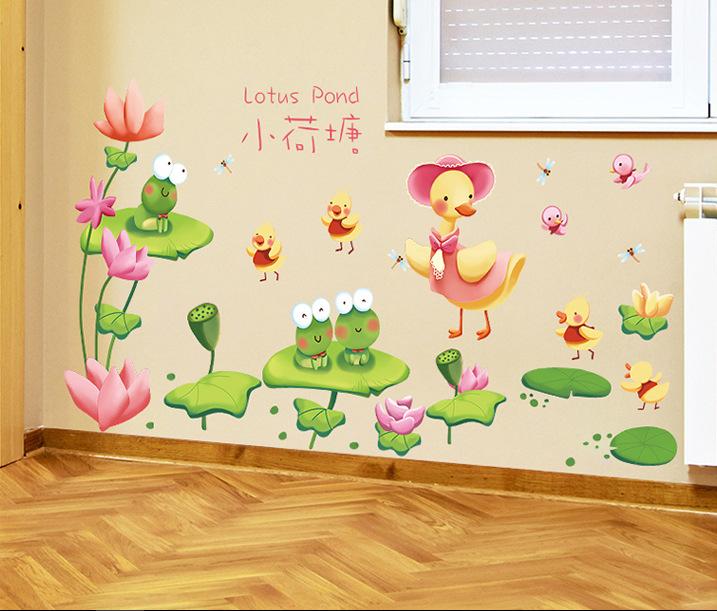 Decal trang trí dán tường đàn vịt vàng