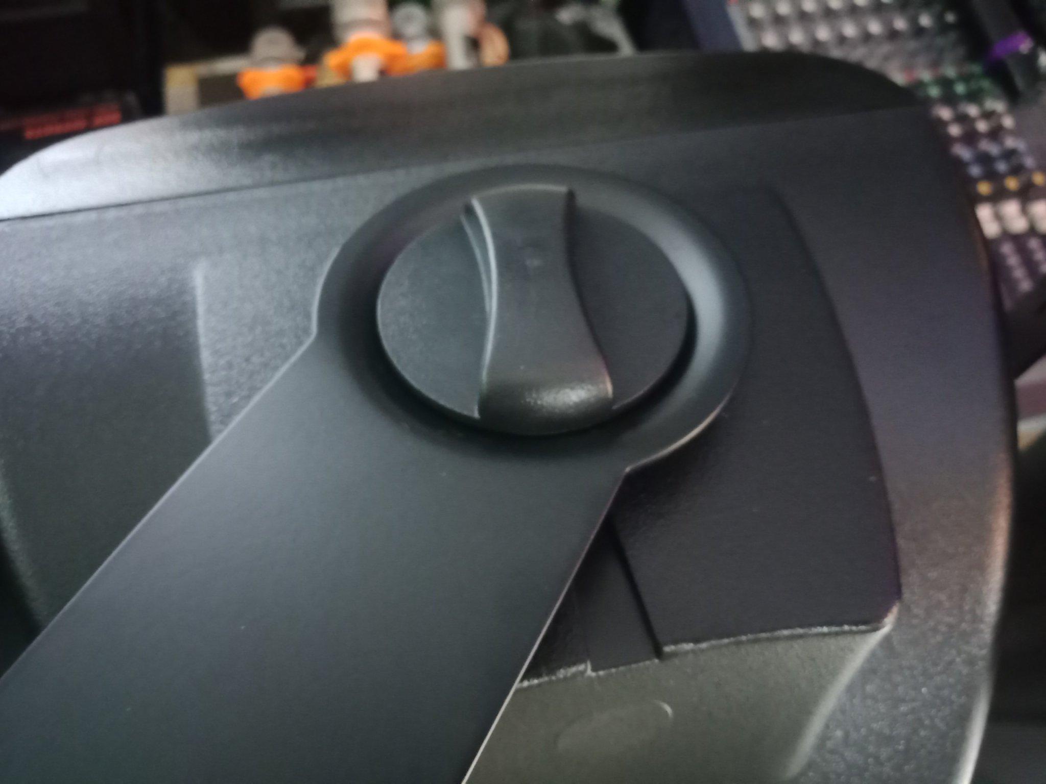 Loa JBL F650