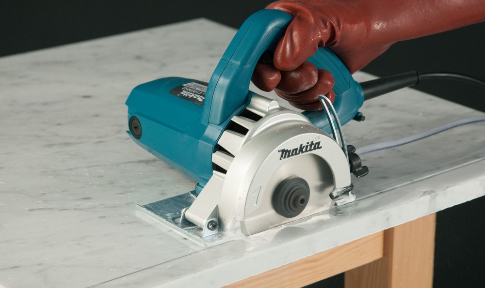 Máy cắt đá Makita 4100NH
