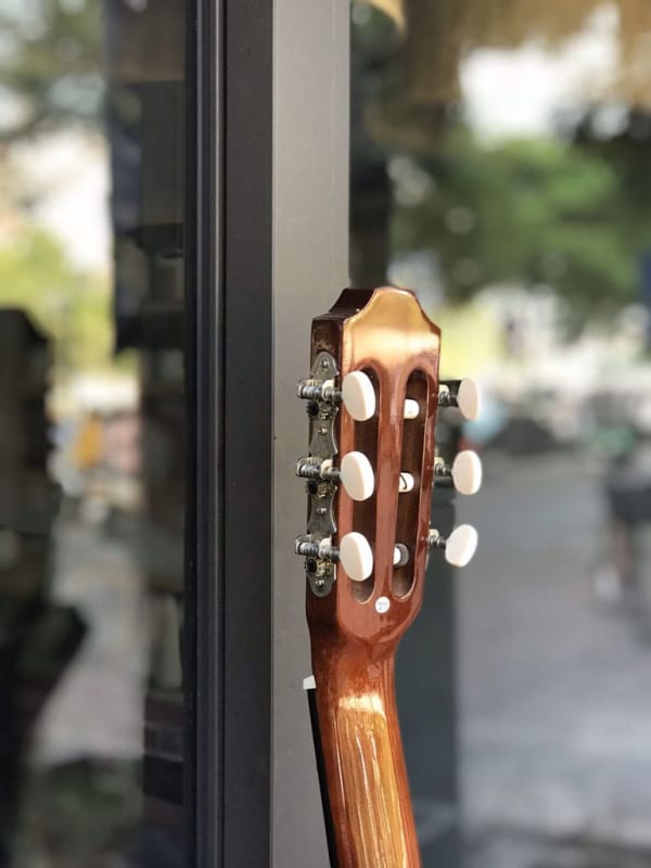 Đàn guitar classic Hohner HC06