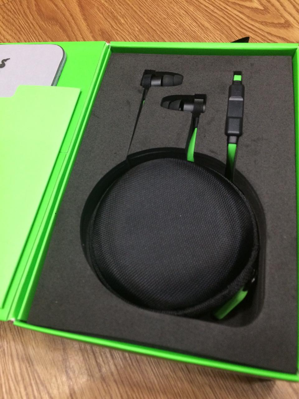 Tai nghe nhét tai Razer Hammerhead Pro V2