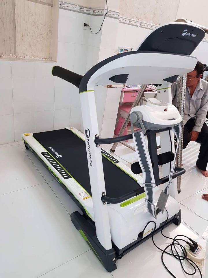 Máy chạy bộ Tech Fitness TF-22AS