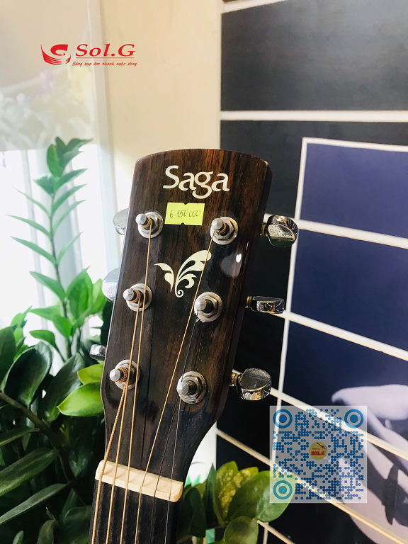 Đàn guitar acoustic electric Saga D100C
