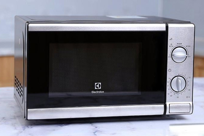Lò vi sóng Electrolux EMM2026MX 20 lít