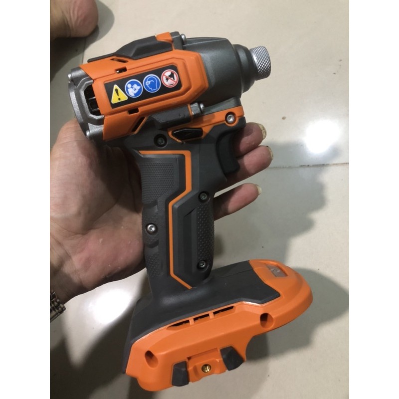 MÁY KHOAN VẶN VÍT RIDGID R8723