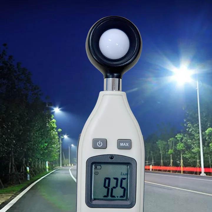 MÁY ĐO CƯỜNG ĐỘ ÁNH SÁNG BENETECH GM1010