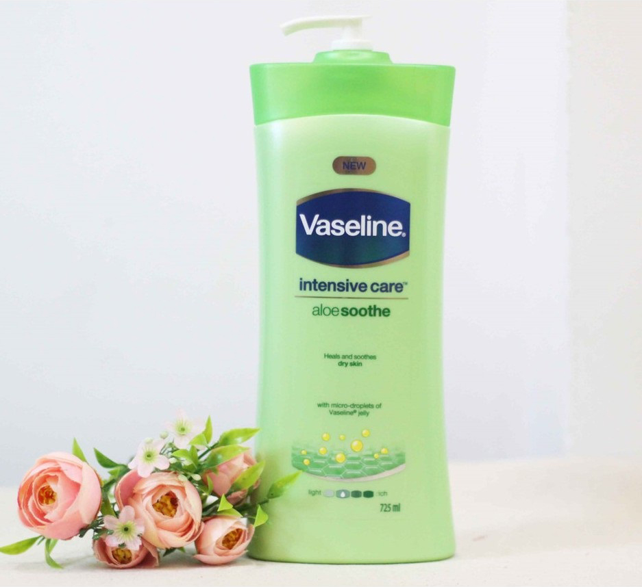 Dưỡng Thể Vaseline Intensive Care Aloe Soothe 725ml