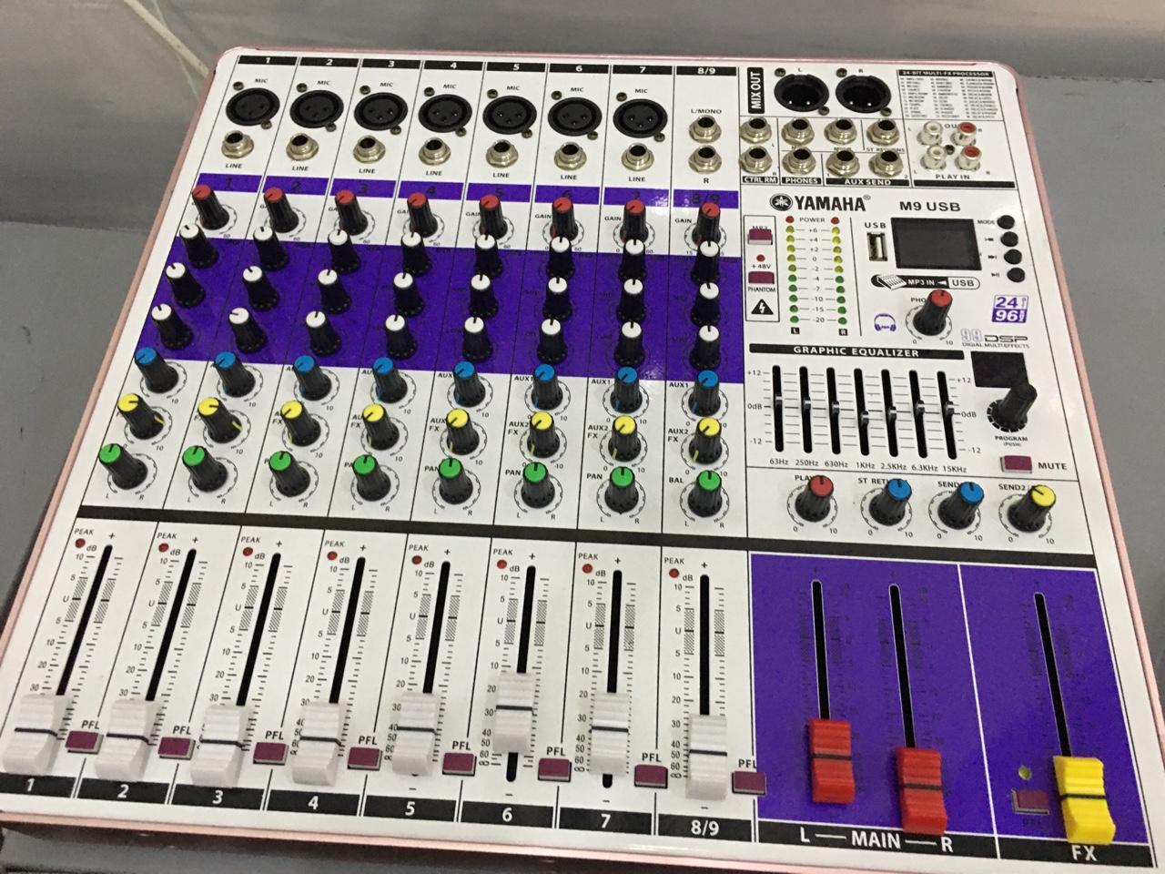 Mixer yamaha M9