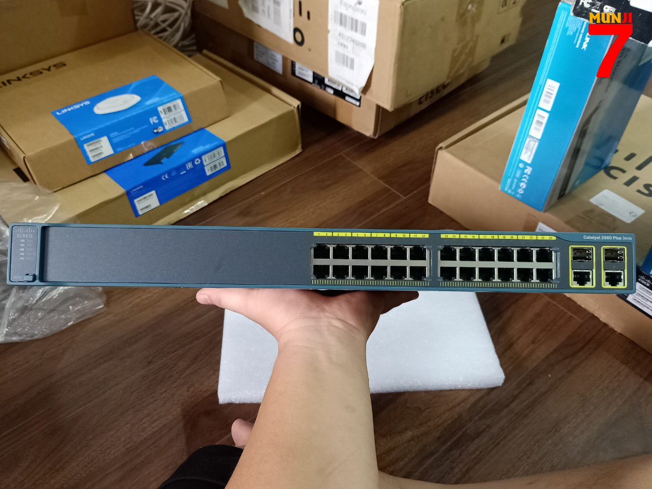 Switch CISCO WS-C2960-24TC-L