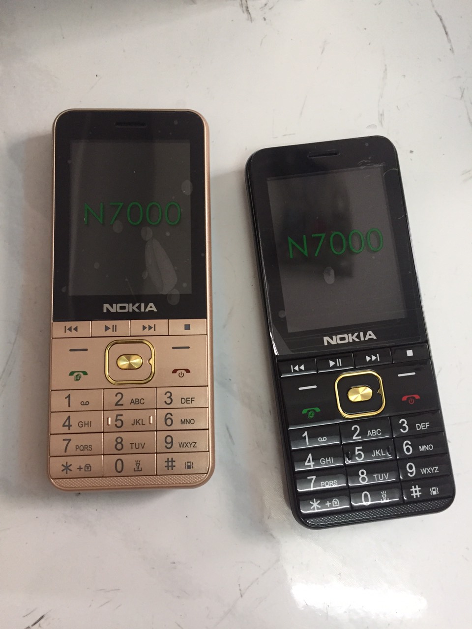 Điện Thoại Maxfone V12