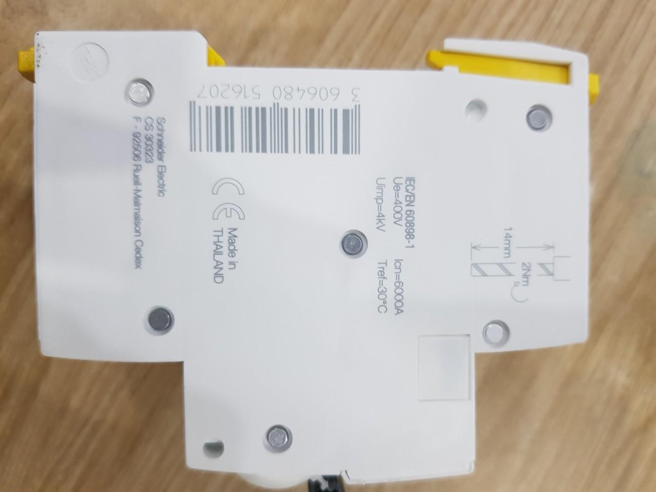 Cầu dao MCB Schneider A9K27232