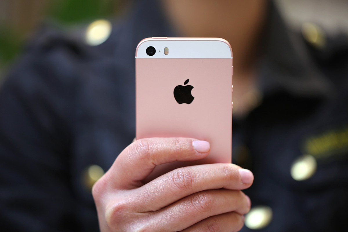 Điện thoại Apple iPhone SE - 16GB