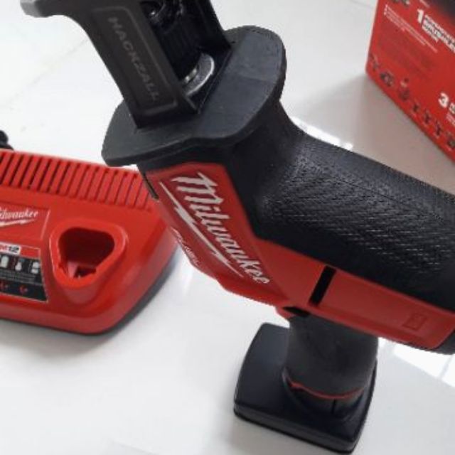 MÁY CƯA KIẾM MILWAUKEE 2520