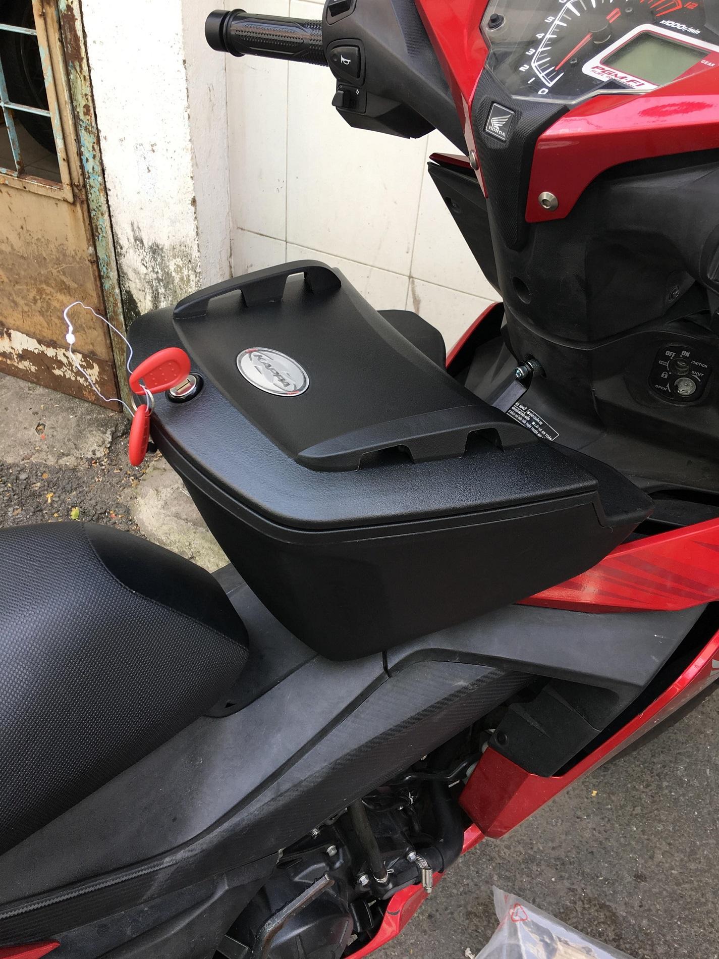Thùng Giữa Givi K10N Monolock 7.5L