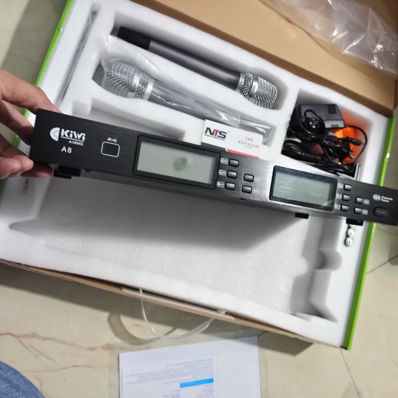 Mic không dây Kiwi A8 chính hãng