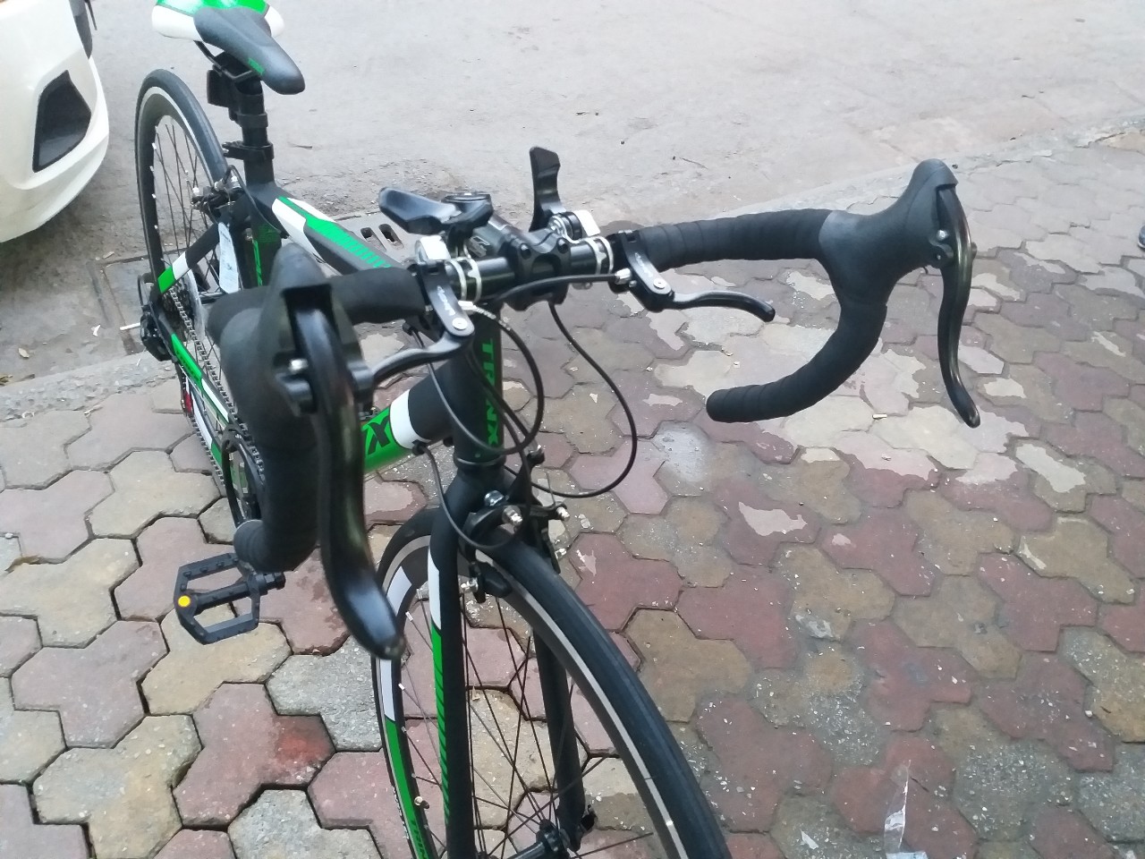 Xe đạp đua Trinx Tempo 1.0
