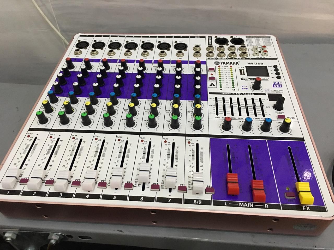 Mixer yamaha M9