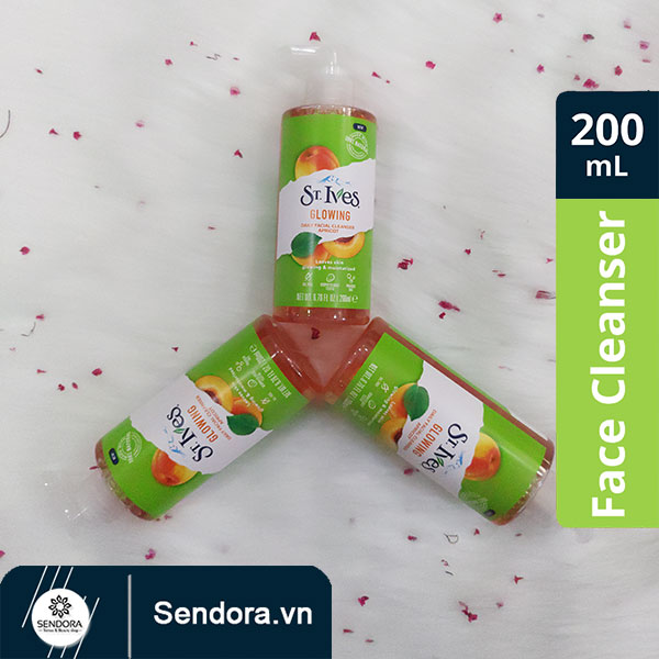 Sữa Rửa Mặt Chiết Xuất Trái Mơ St.Ives Glowing Daily Cleanser Apricot 200ml