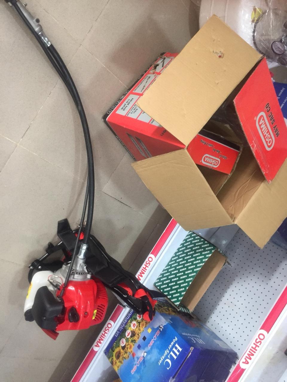 Máy sạc cỏ Oshima 1E44F