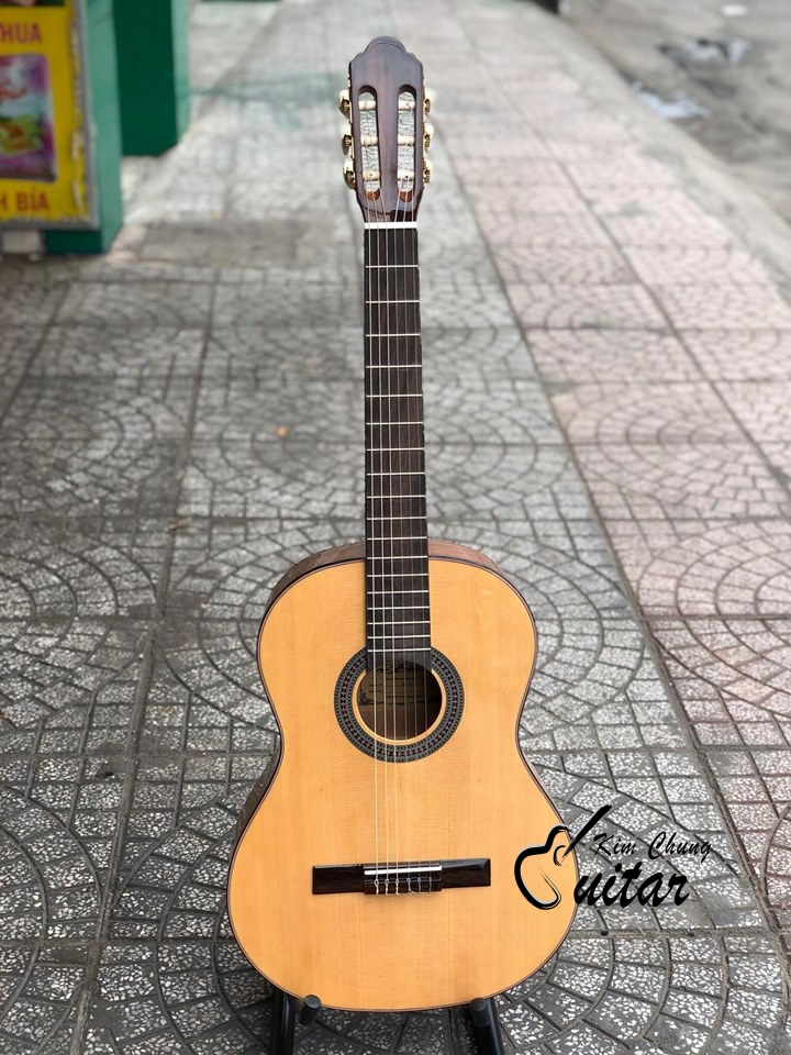 Đàn guitar classic Aria