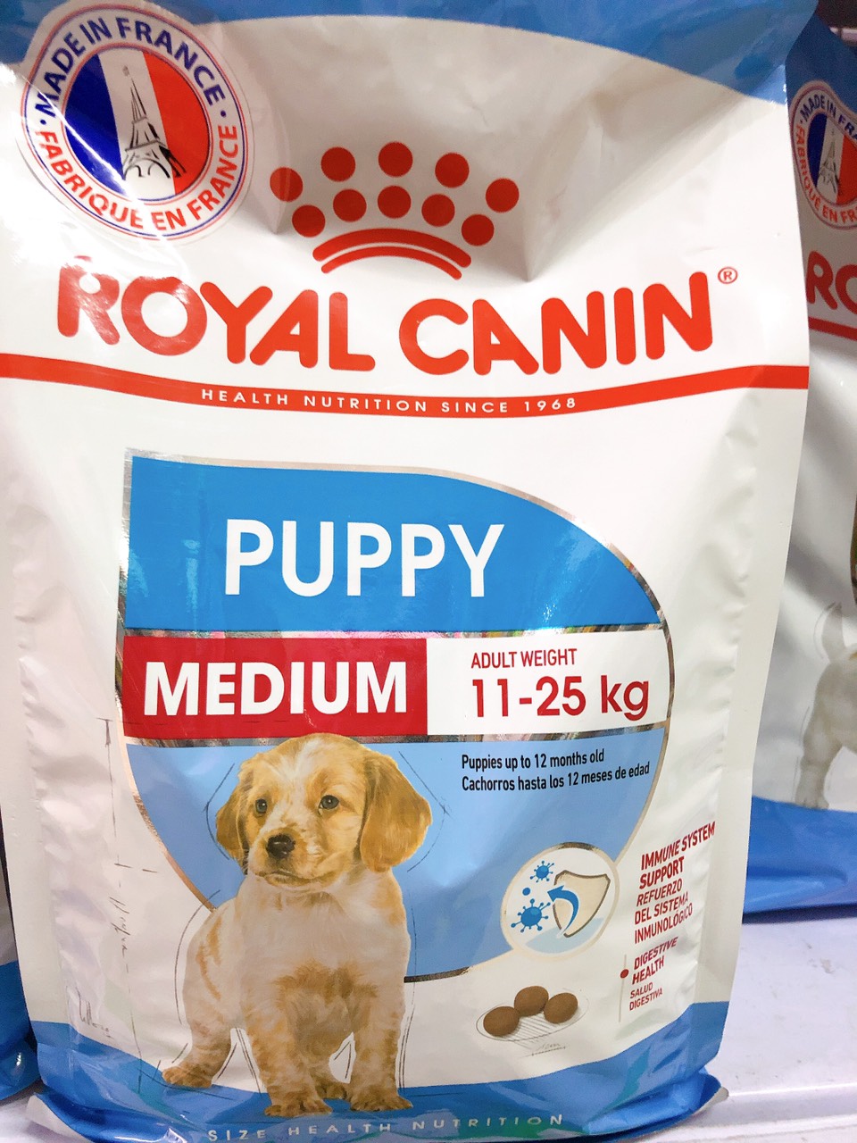 Thức ăn cho chó Con Royal Canin Medium Junior - 16 kg, dành cho chó 11-25kg và 1-12 tháng tuổi