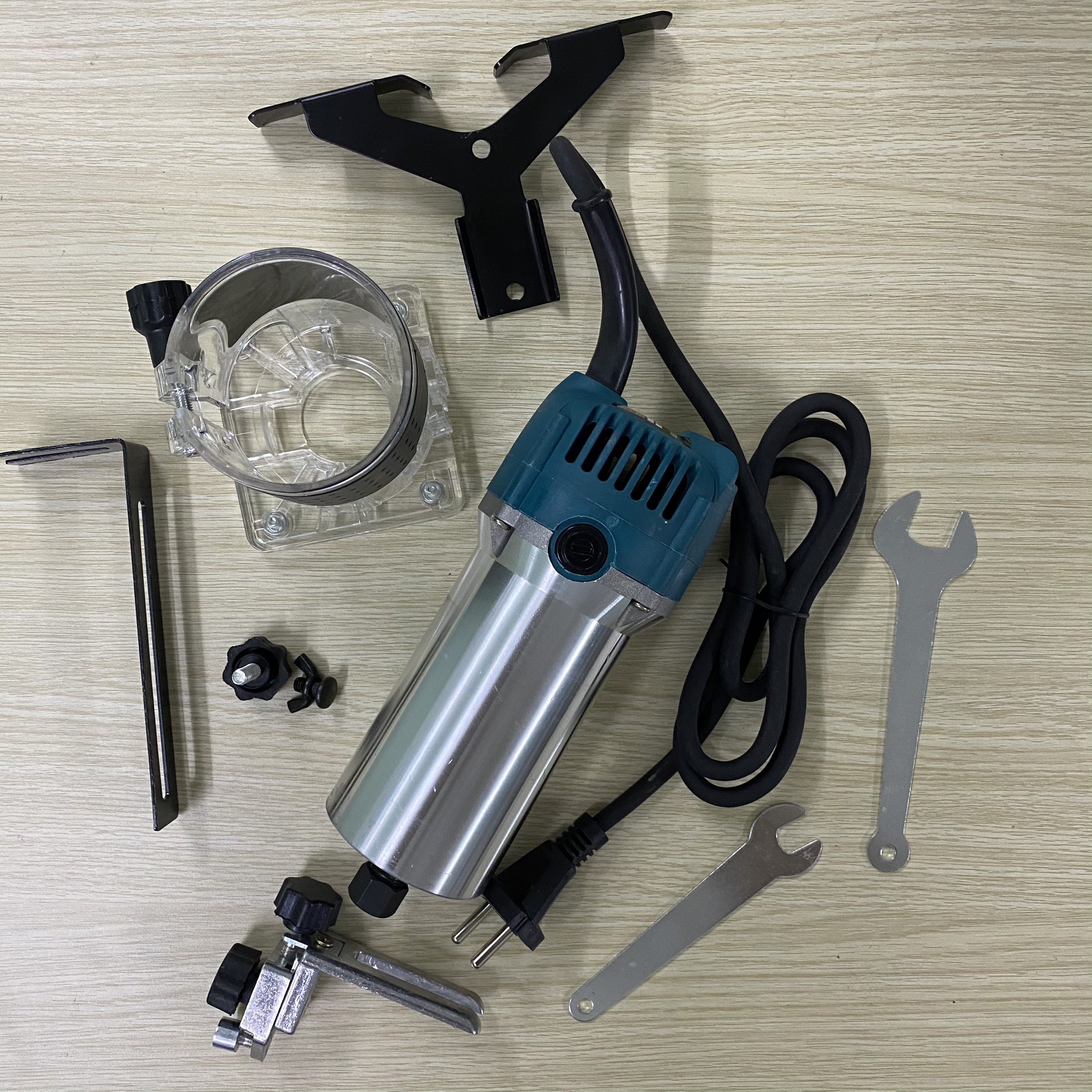 Máy phay Makita 3709