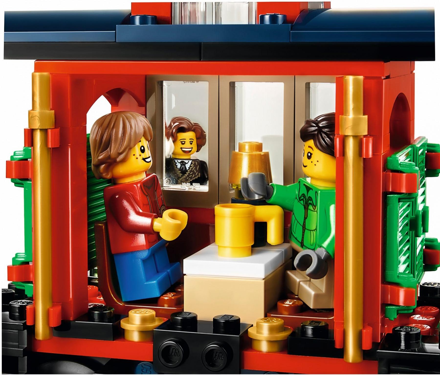 Đồ chơi lắp ráp Lego Creator 10254 - Xe Lửa Chở Quà Giáng Sinh