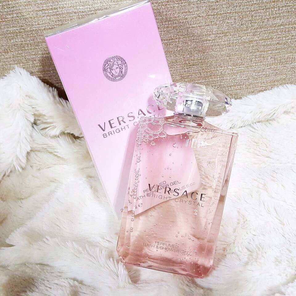 Dưỡng Thể Versace Bright Crystal Perfumed Body Lotion 200ml