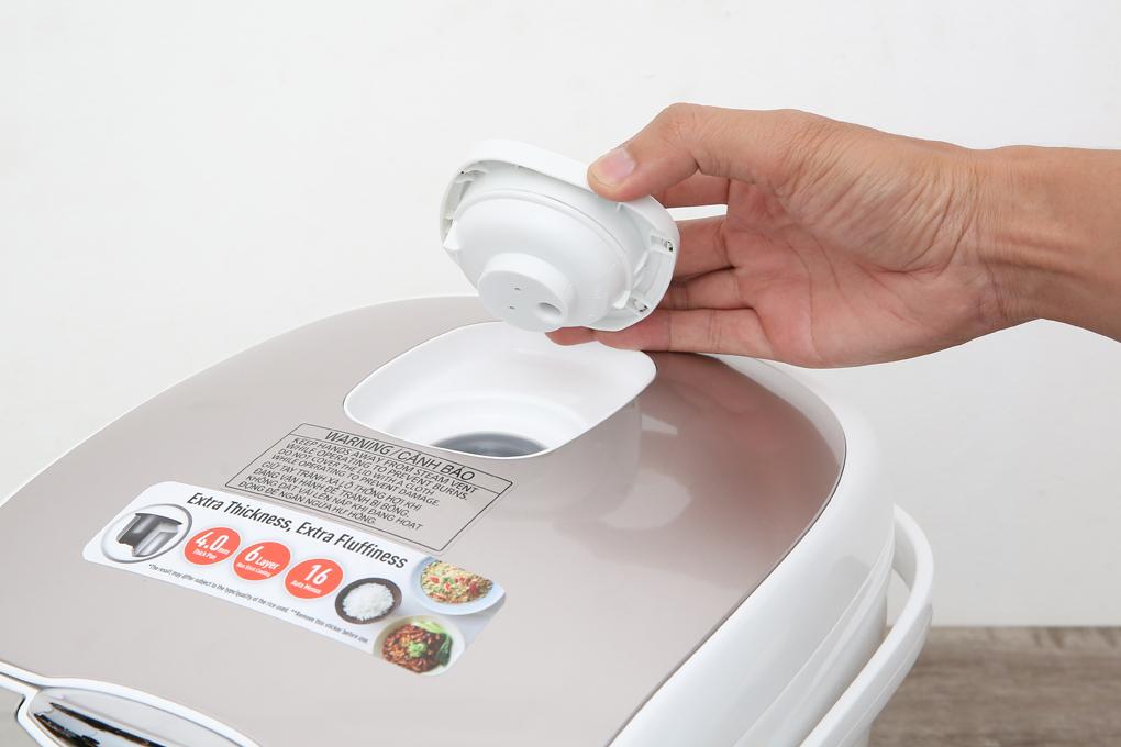 Nồi cơm điện Panasonic SR-CP108NRA