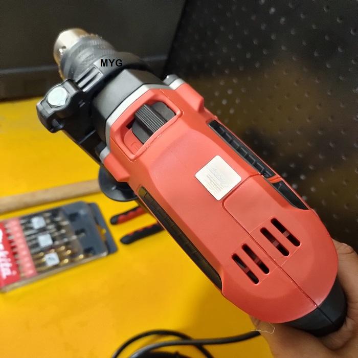 Máy khoan búa Maktec MT817 13mm